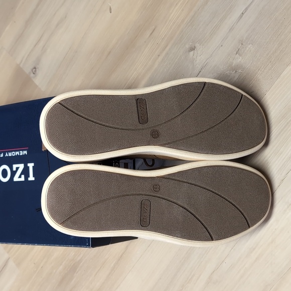 IZOD Men's Chukka Boot - Picture 5 of 5